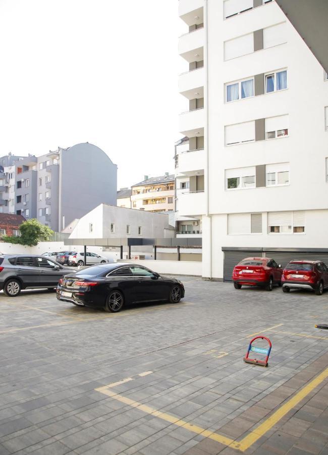 Supernova City Center - Free Private Parking Novi Sad Bagian luar foto