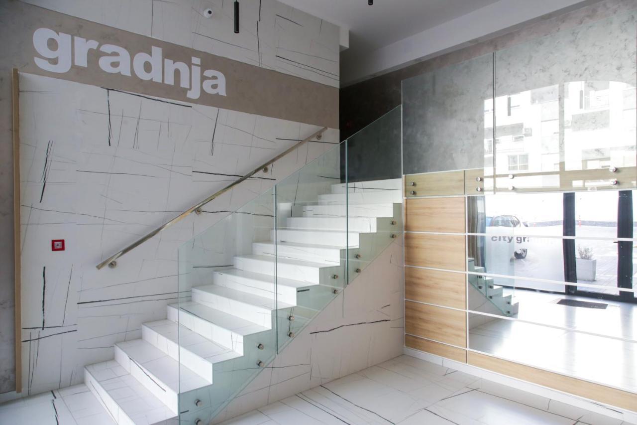 Supernova City Center - Free Private Parking Novi Sad Bagian luar foto